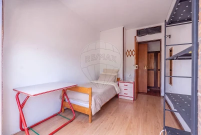 Apartamento T7 para Venda em Santo Antonio dos Olivais