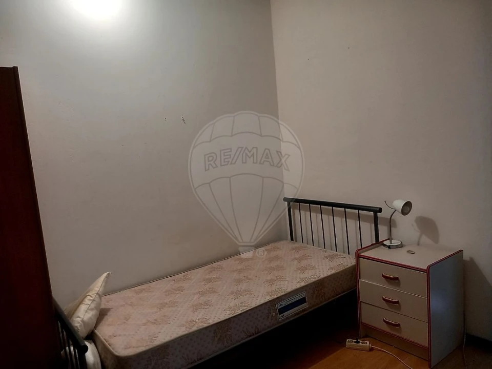 Apartamento T7 para Venda em Santo Antonio dos Olivais Foto 7