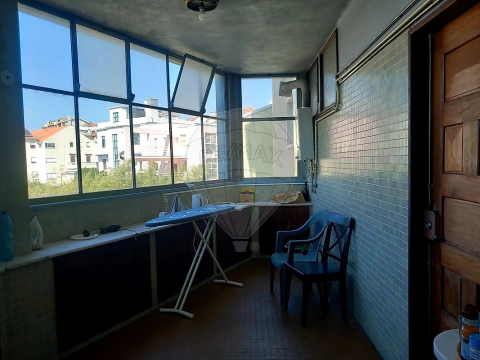 Apartamento T7 para Venda em Santo Antonio dos Olivais Foto 2