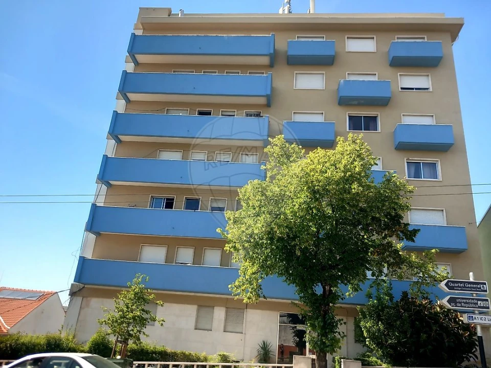Apartamento T7 para Venda em Santo Antonio dos Olivais Foto 5