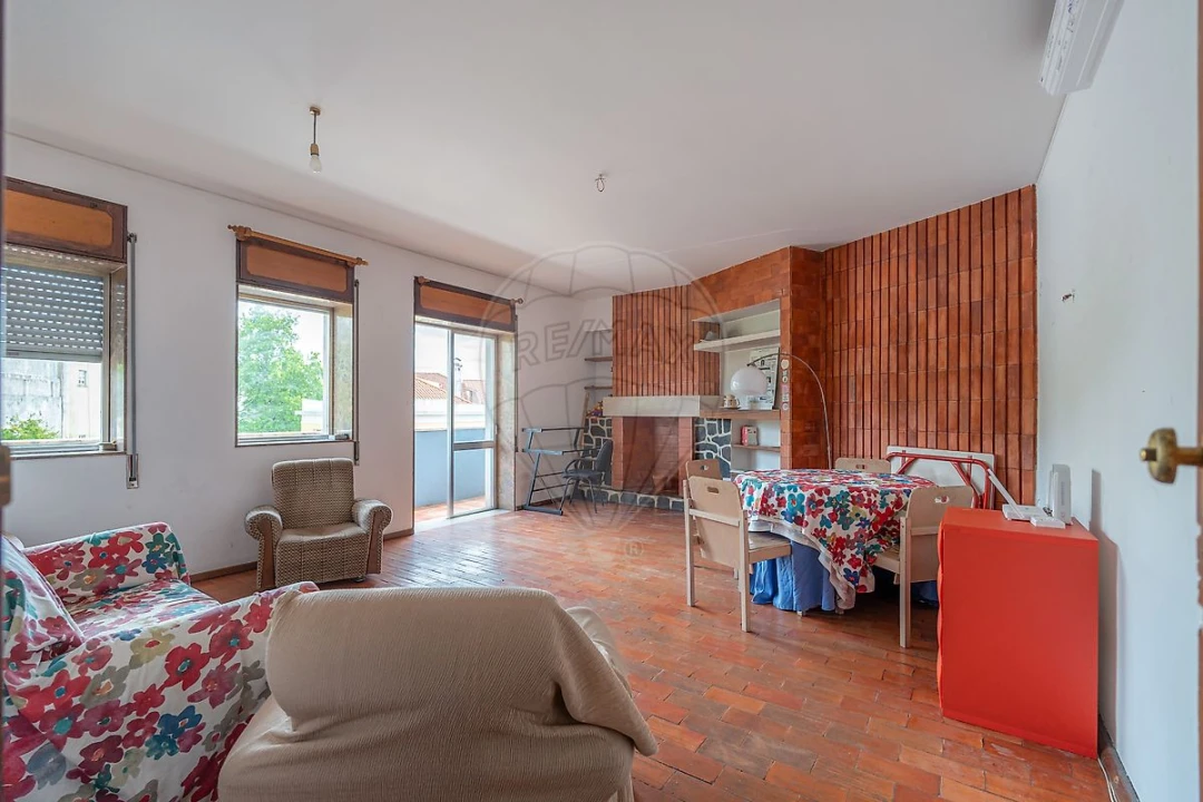 Apartamento T7 para Venda em Santo Antonio dos Olivais Foto 6