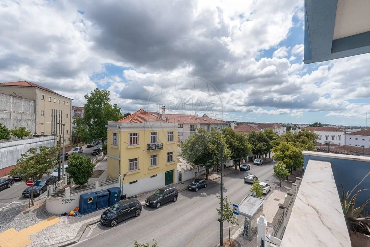 Apartamento T7 para Venda em Santo Antonio dos Olivais Foto 10