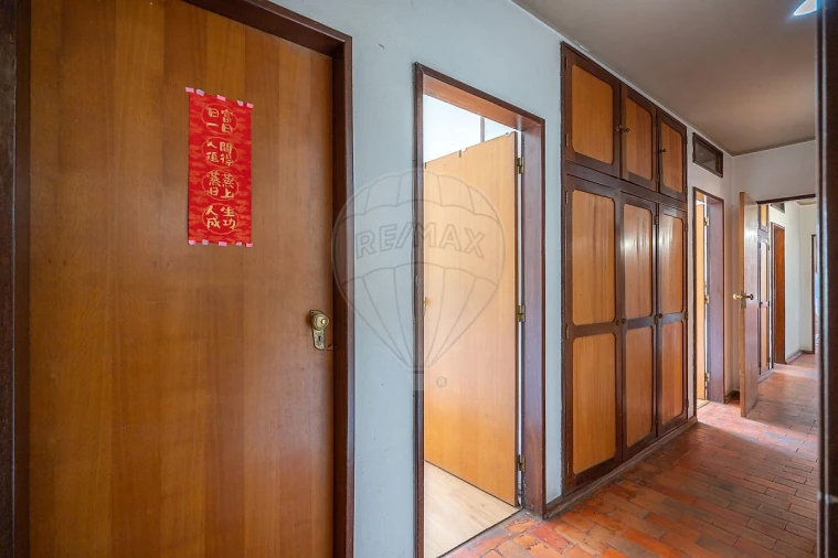 Apartamento T7 para Venda em Santo Antonio dos Olivais Foto 25