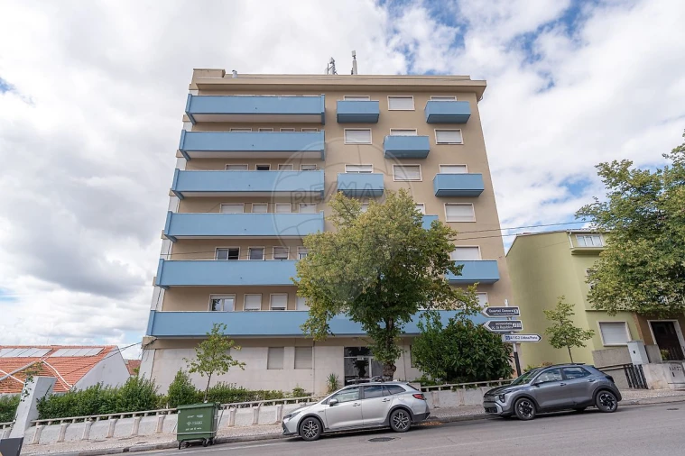Apartamento T7 para Venda em Santo Antonio dos Olivais Foto 26