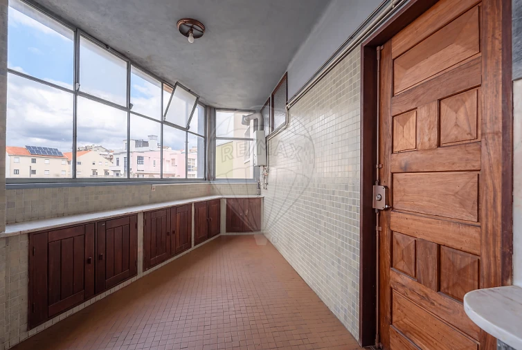 Apartamento T7 para Venda em Santo Antonio dos Olivais Foto 29