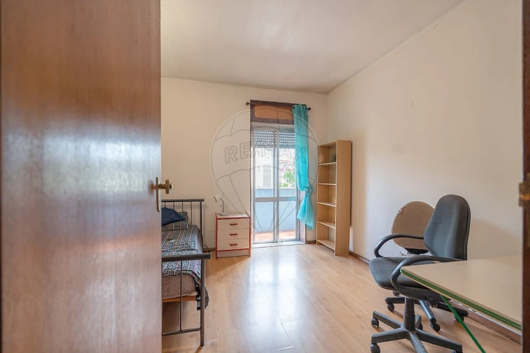 Apartamento T7 para Venda em Santo Antonio dos Olivais Foto 2