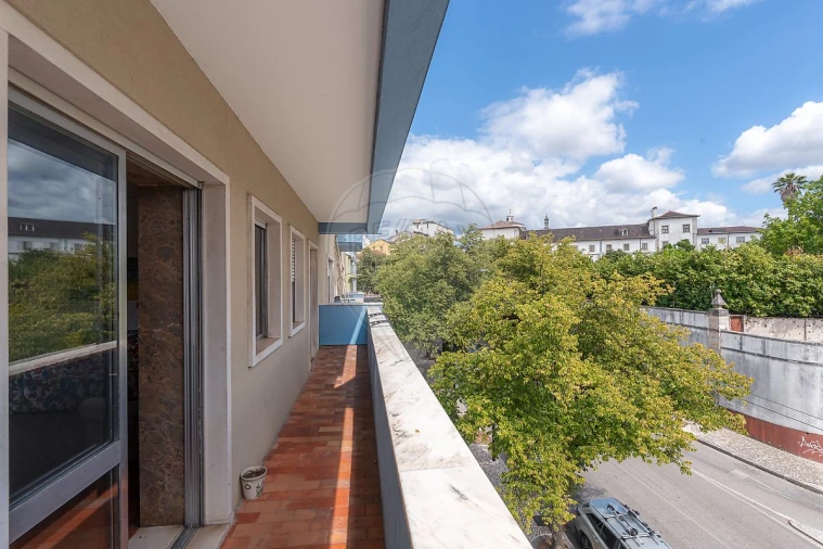 Apartamento T7 para Venda em Santo Antonio dos Olivais Foto 13