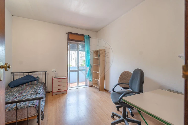 Apartamento T7 para Venda em Santo Antonio dos Olivais Foto 14