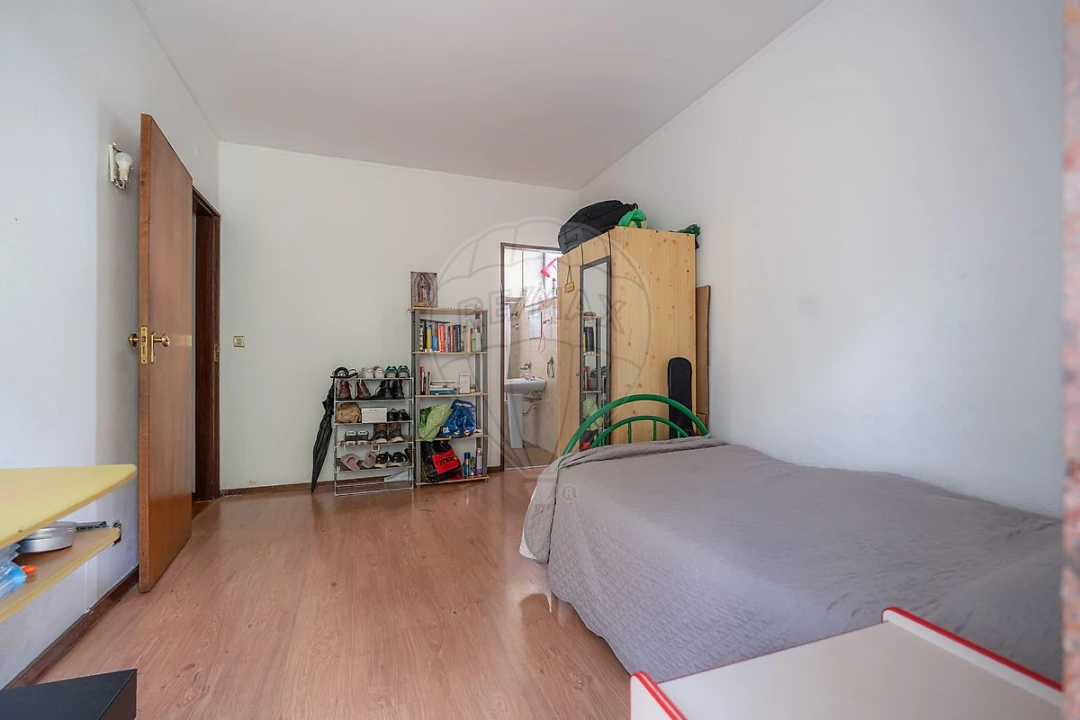 Apartamento T7 para Venda em Santo Antonio dos Olivais Foto 22