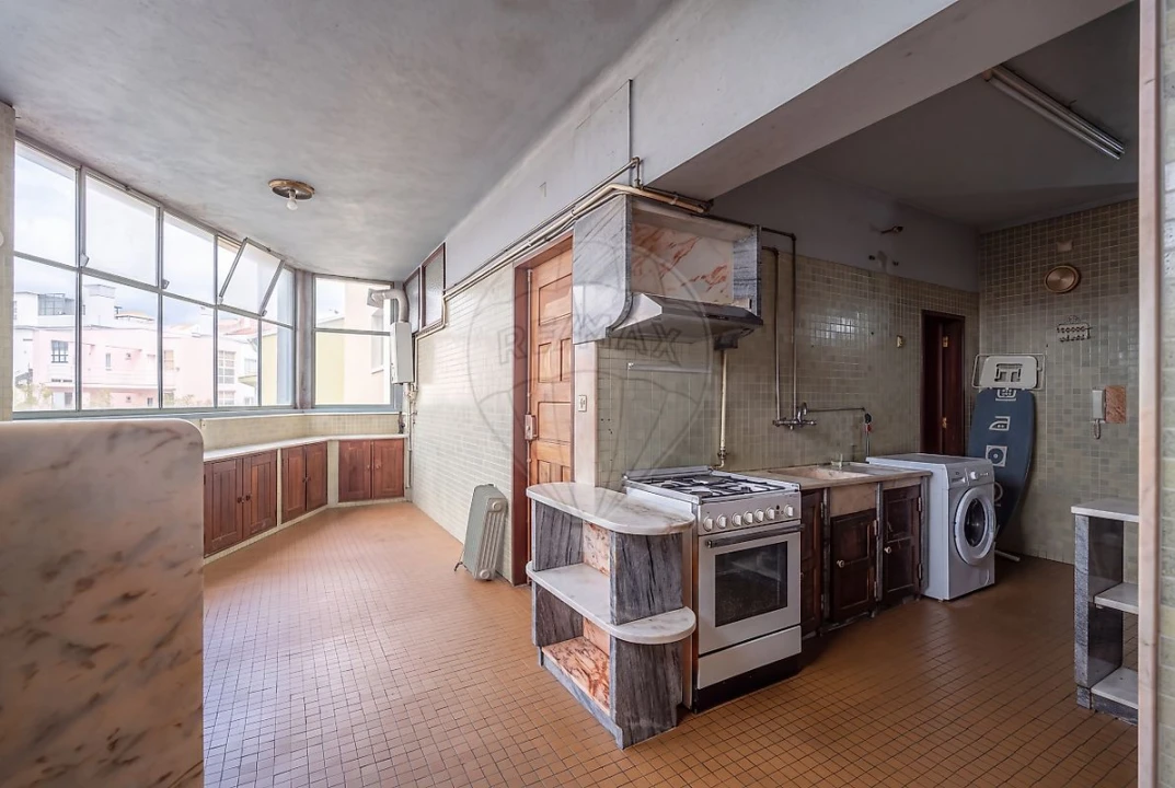 Apartamento T7 para Venda em Santo Antonio dos Olivais Foto 31