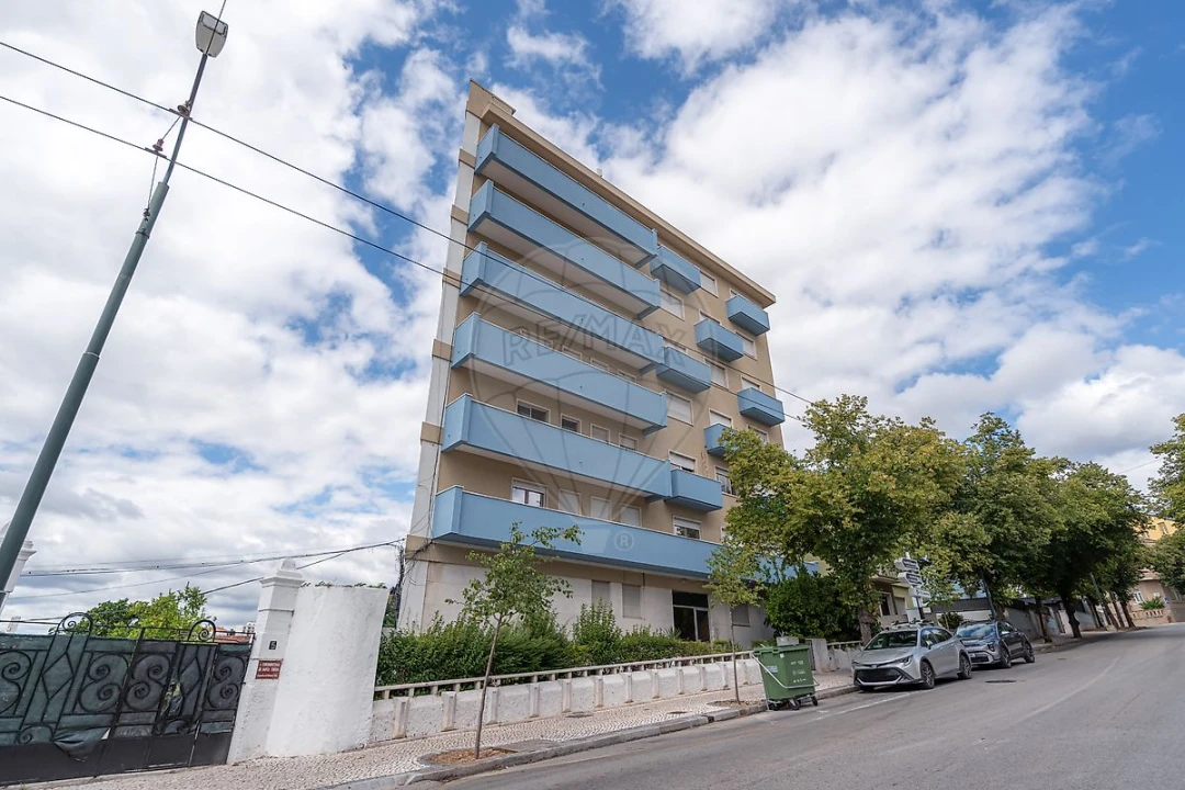 Apartamento T7 para Venda em Santo Antonio dos Olivais Foto 39