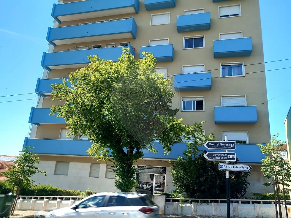 Apartamento T7 para Venda em Santo Antonio dos Olivais Foto 4