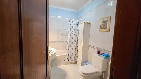 Apartamento T2 para Venda em Carregado e Cadafais