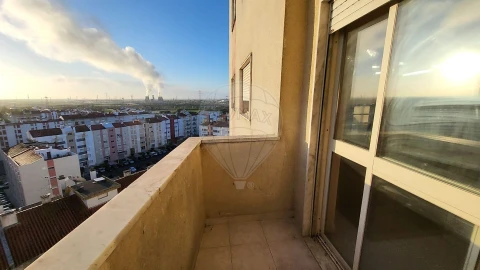Apartamento T2 para Venda em Carregado e Cadafais