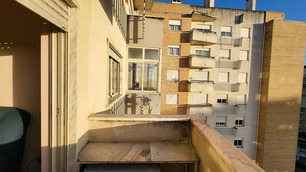 Apartamento T2 para Venda em Carregado e Cadafais Foto 18