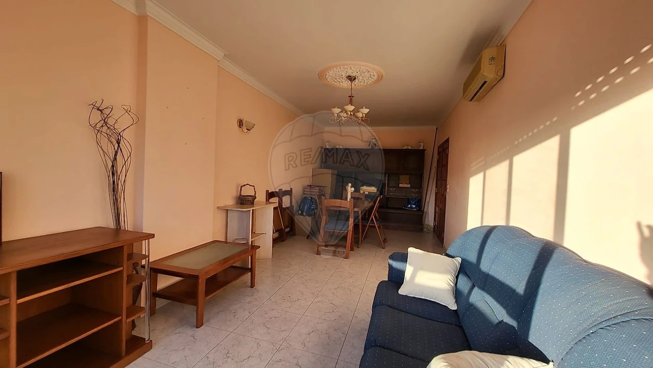 Apartamento T2 para Venda em Carregado e Cadafais Foto 13