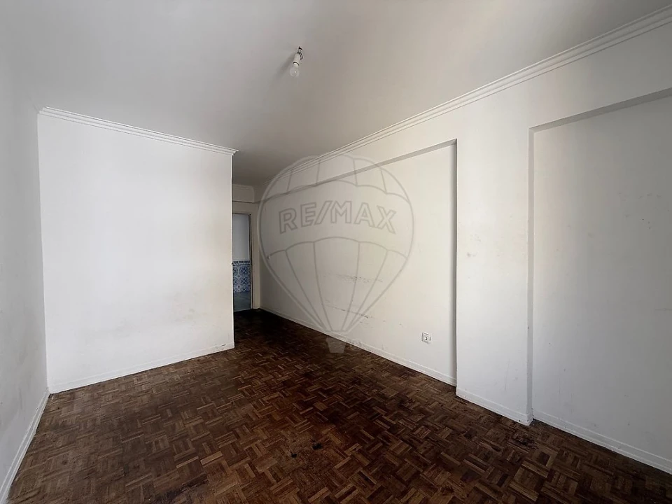 Apartamento T2 para Venda em Agualva e Mira-Sintra Foto 18