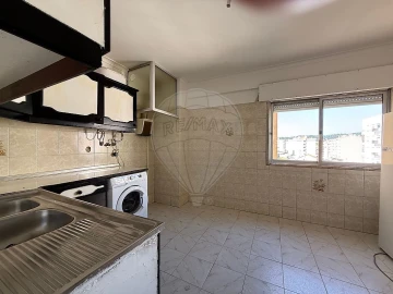 Apartamento T2 para Venda em Agualva e Mira-Sintra