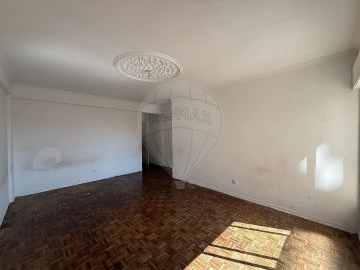 Apartamento T2 para Venda em Agualva e Mira-Sintra