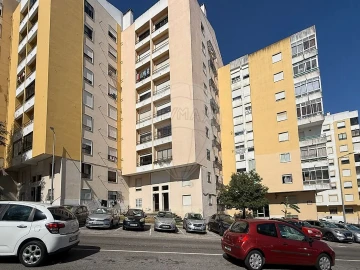 Apartamento T2 para Venda em Agualva e Mira-Sintra