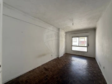 Apartamento T2 para Venda em Agualva e Mira-Sintra