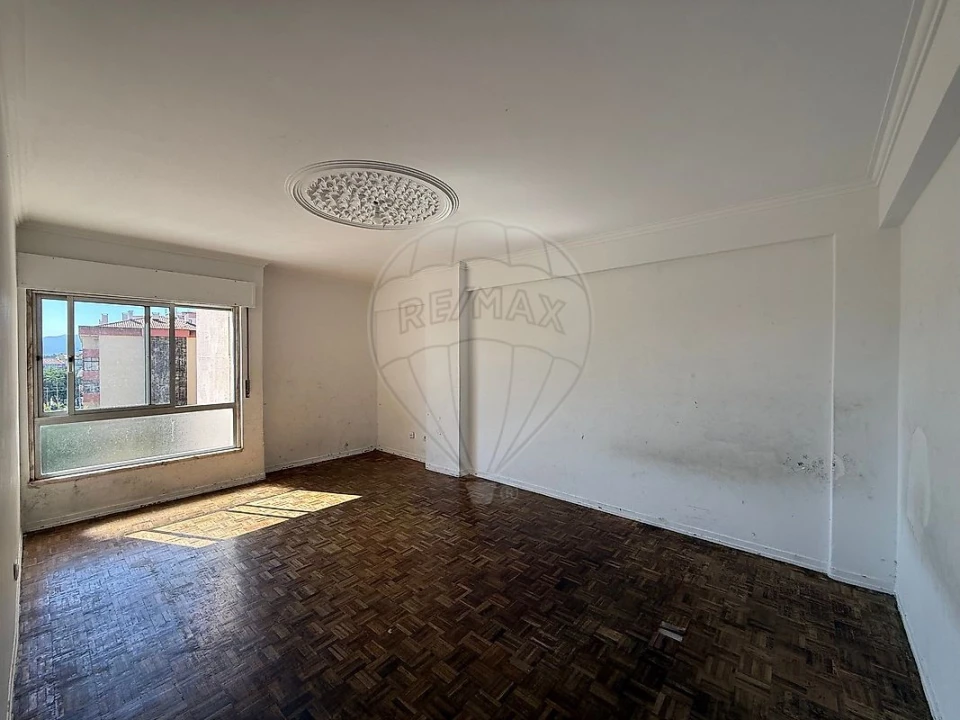 Apartamento T2 para Venda em Agualva e Mira-Sintra Foto 12