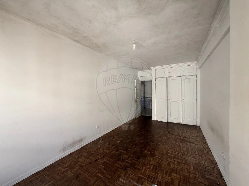 Apartamento T2 para Venda em Agualva e Mira-Sintra Foto 21