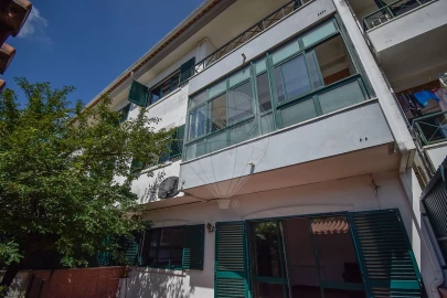 Moradia T4 para Venda em Massamá e Monte Abraão