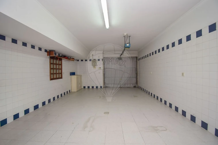 Moradia T4 para Venda em Massamá e Monte Abraão Foto 33