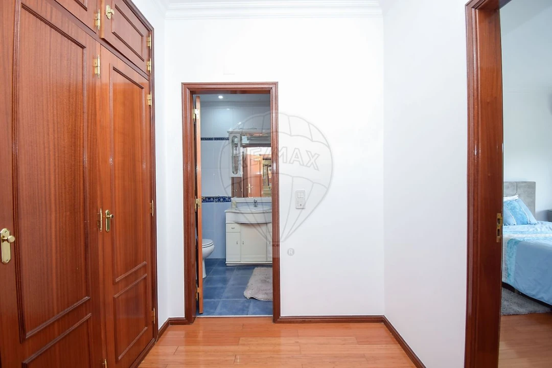 Moradia T4 para Venda em Massamá e Monte Abraão Foto 18