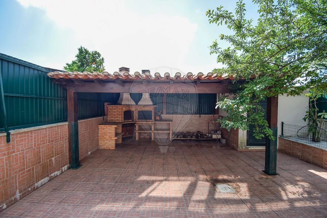 Moradia T4 para Venda em Massamá e Monte Abraão Foto 35