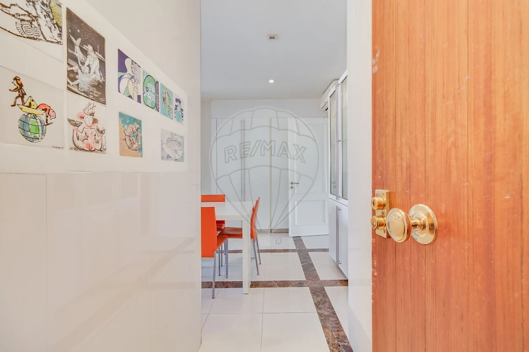 Apartamento T4 para Venda em Avenidas Novas Foto 1