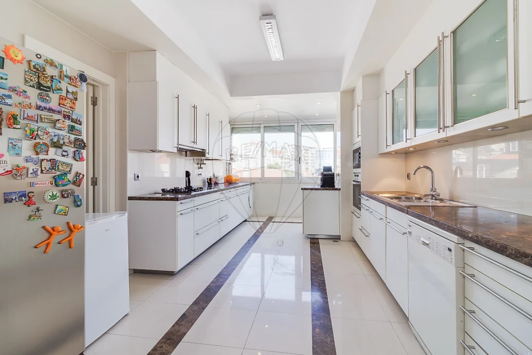 Apartamento T4 para Venda em Avenidas Novas Foto 7