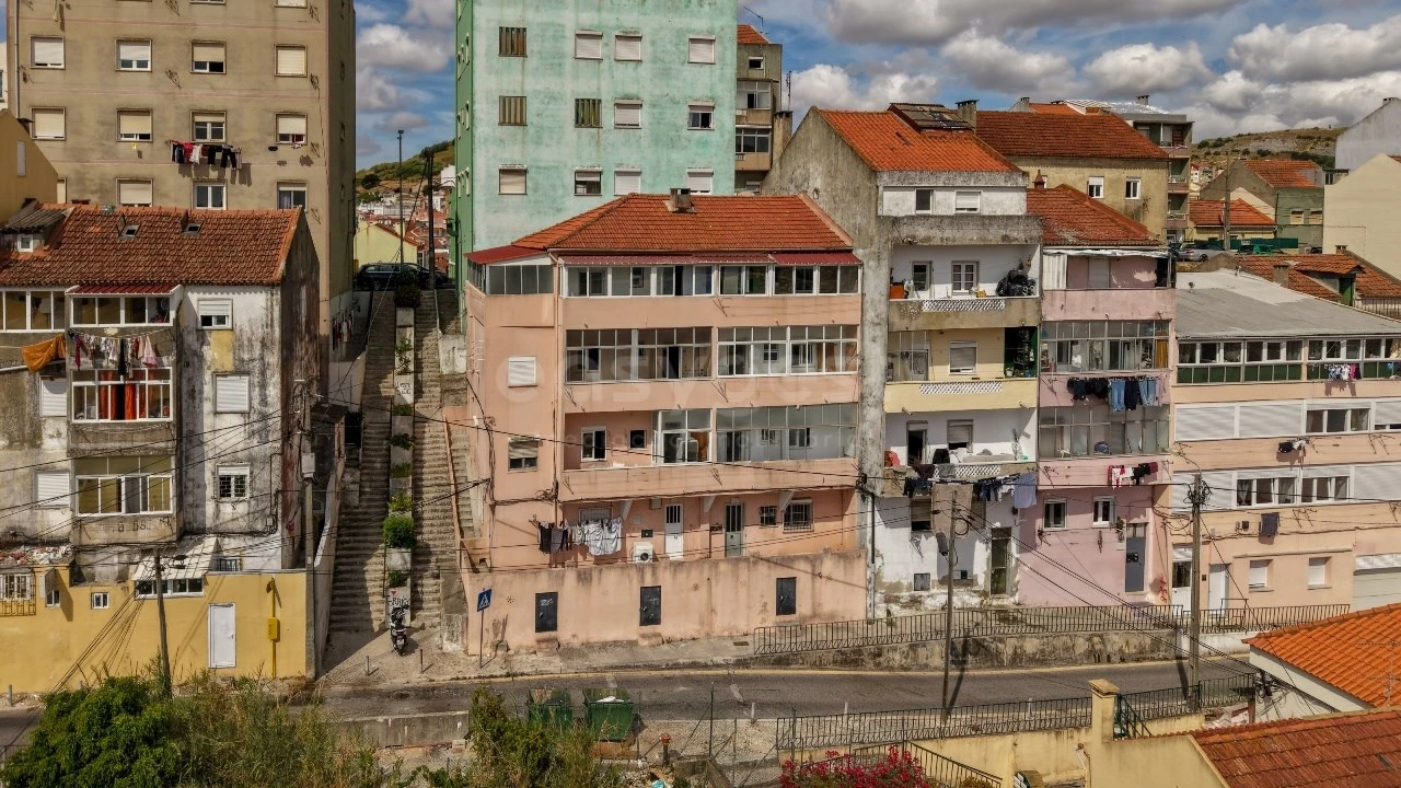 Prédio para Venda em Encosta do Sol Foto 57