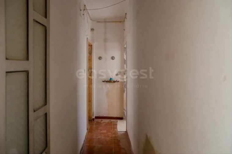 Prédio para Venda em Encosta do Sol Foto 2