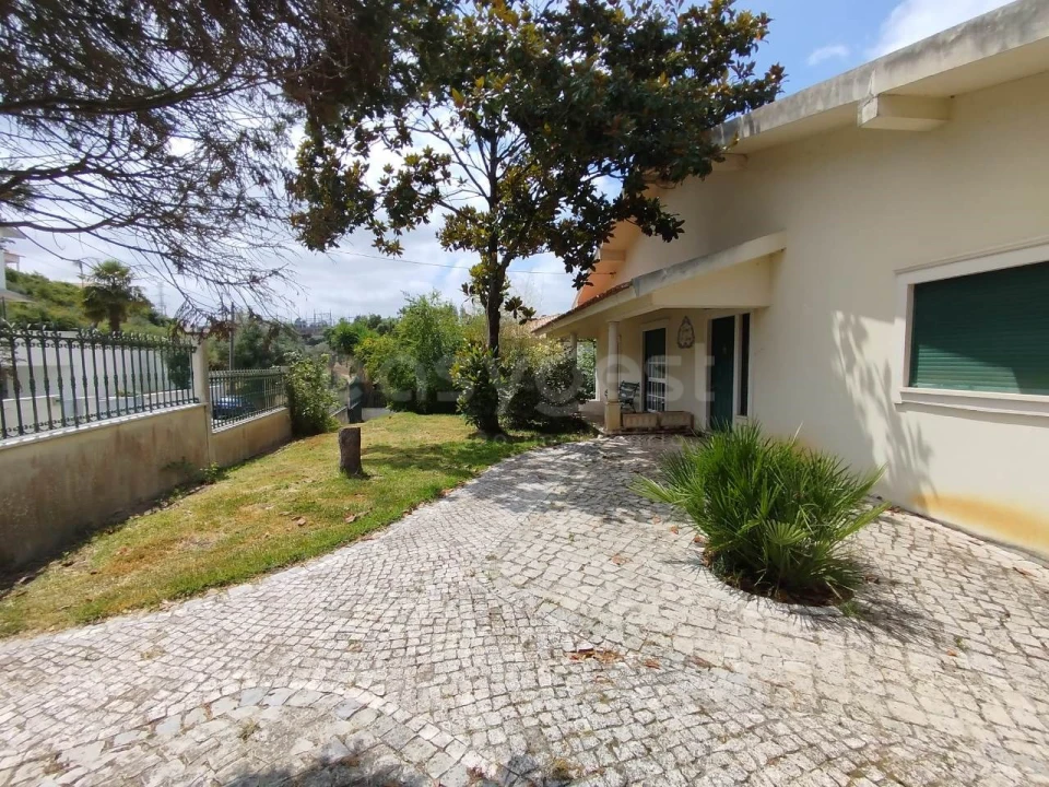 Moradia T4 para Venda em Santa Clara e Castelo Viegas Foto 2