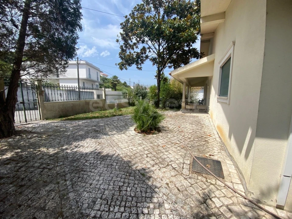 Moradia T4 para Venda em Santa Clara e Castelo Viegas Foto 10