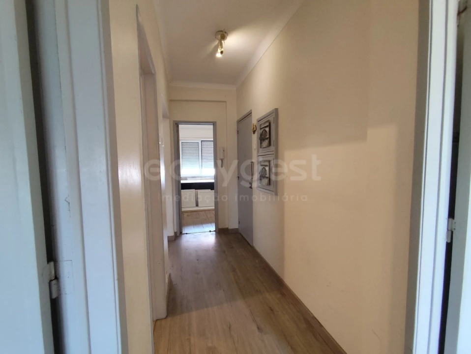 Apartamento T2 para Venda em Queluz e Belas Foto 30