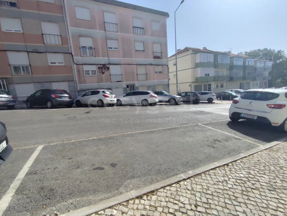Apartamento T2 para Venda em Queluz e Belas Foto 37