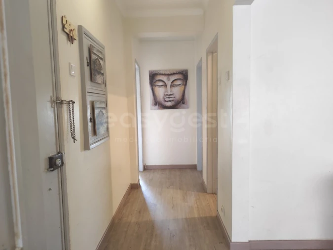 Apartamento T2 para Venda em Queluz e Belas Foto 6