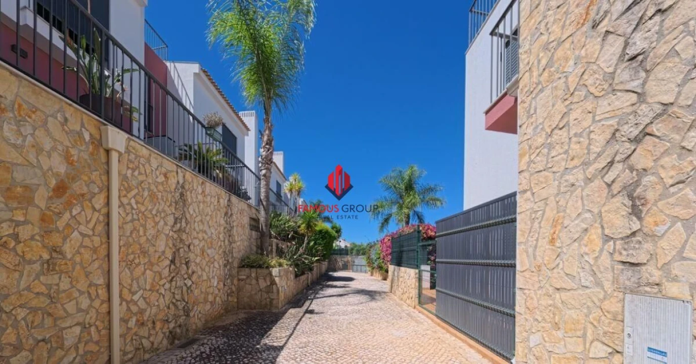 Moradia T3 para Venda em Guia Foto 27