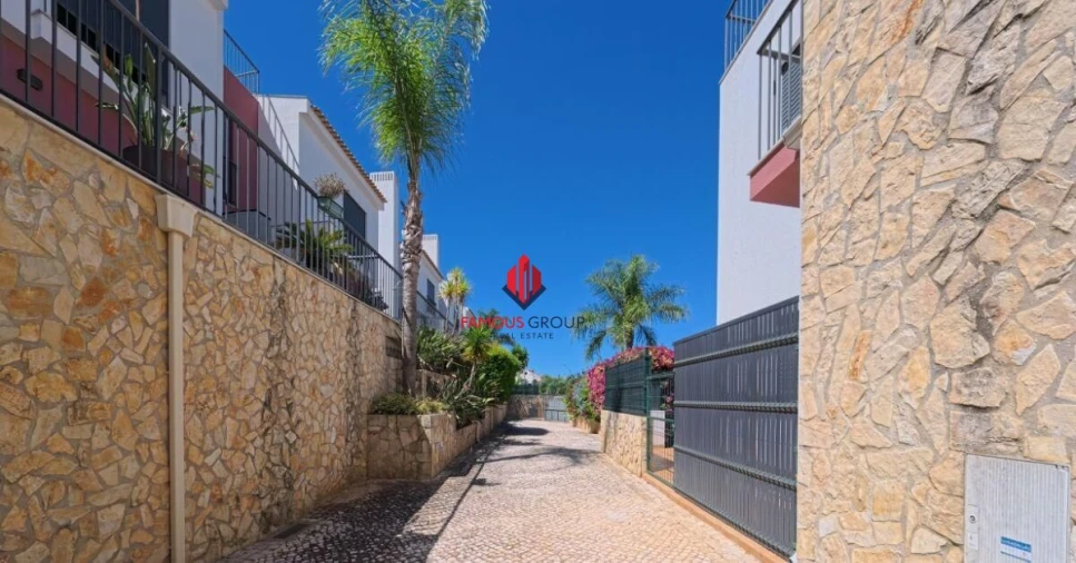 Moradia T3 para Venda em Guia Foto 27