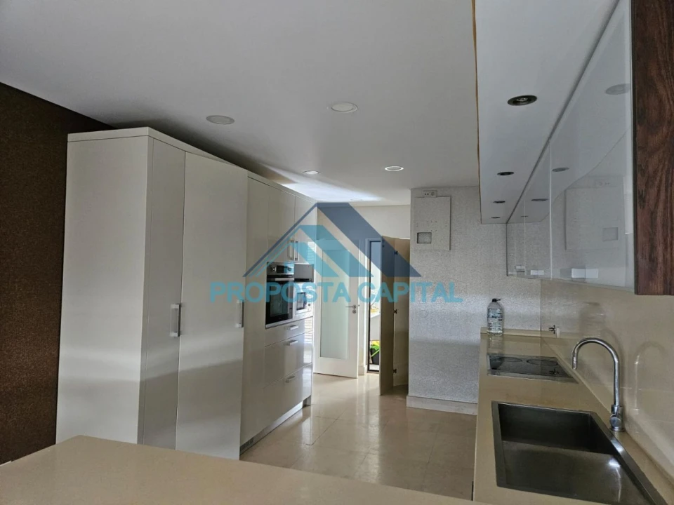 Apartamento T3 para Venda em Alcabideche Foto 2