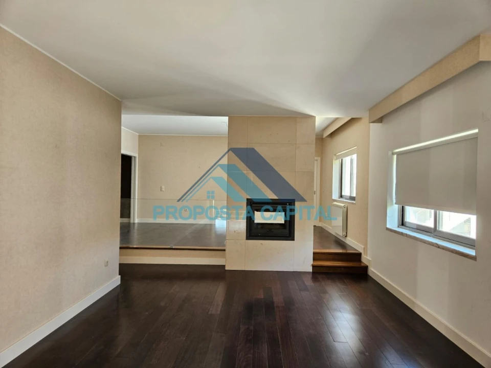 Apartamento T3 para Venda em Alcabideche Foto 3