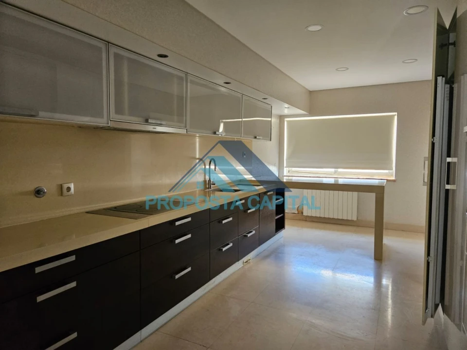 Apartamento T3 para Venda em Alcabideche Foto 7