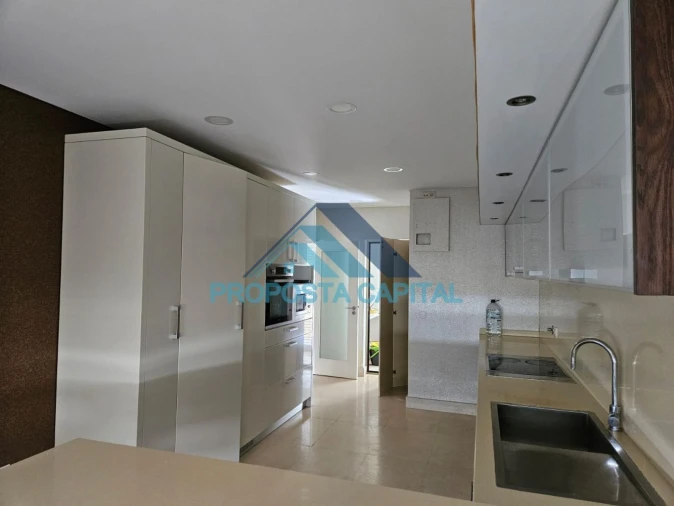 Apartamento T3 para Venda em Alcabideche Foto 6