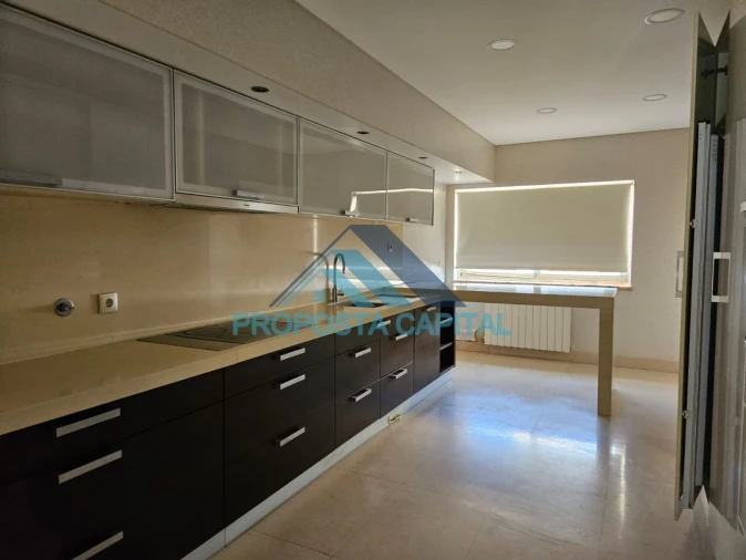 Apartamento T3 para Venda em Alcabideche Foto 7