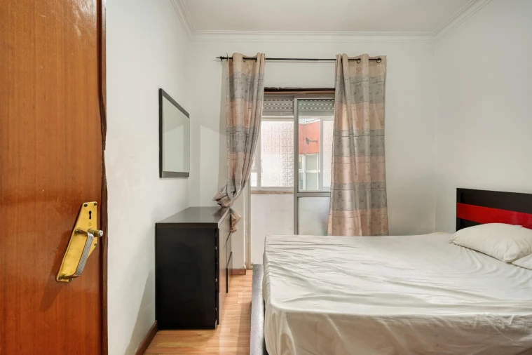 Apartamento T2 para Venda em Agualva e Mira-Sintra Foto 13