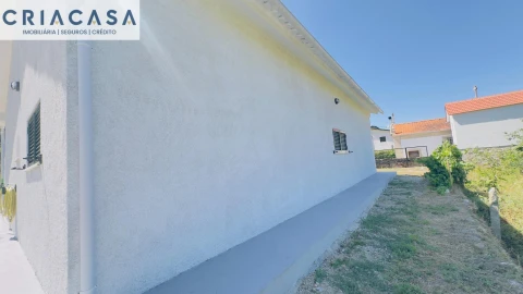 Moradia T2 para Venda em Queirã