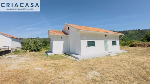 Moradia T2 para Venda em Queirã